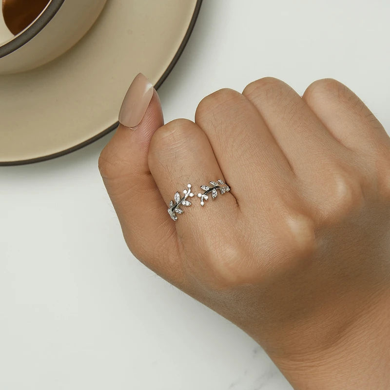 Delicate Leaf Ring